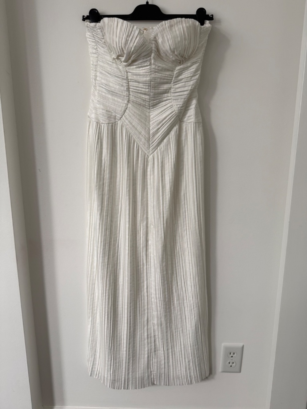 ASHIKA GOWN - Picture 4 of 7